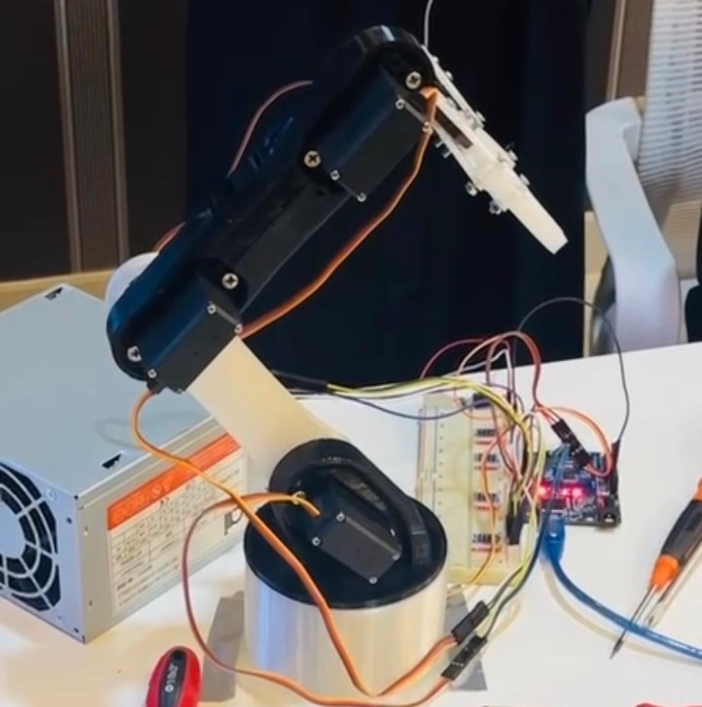 GitHub - Raghad07r/robot_arm