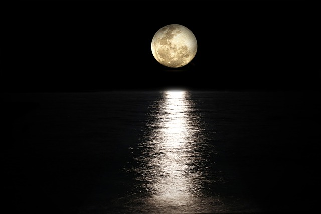 deep moon