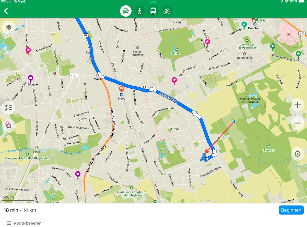 Blue current position arrow is not distinguishable on the blue route