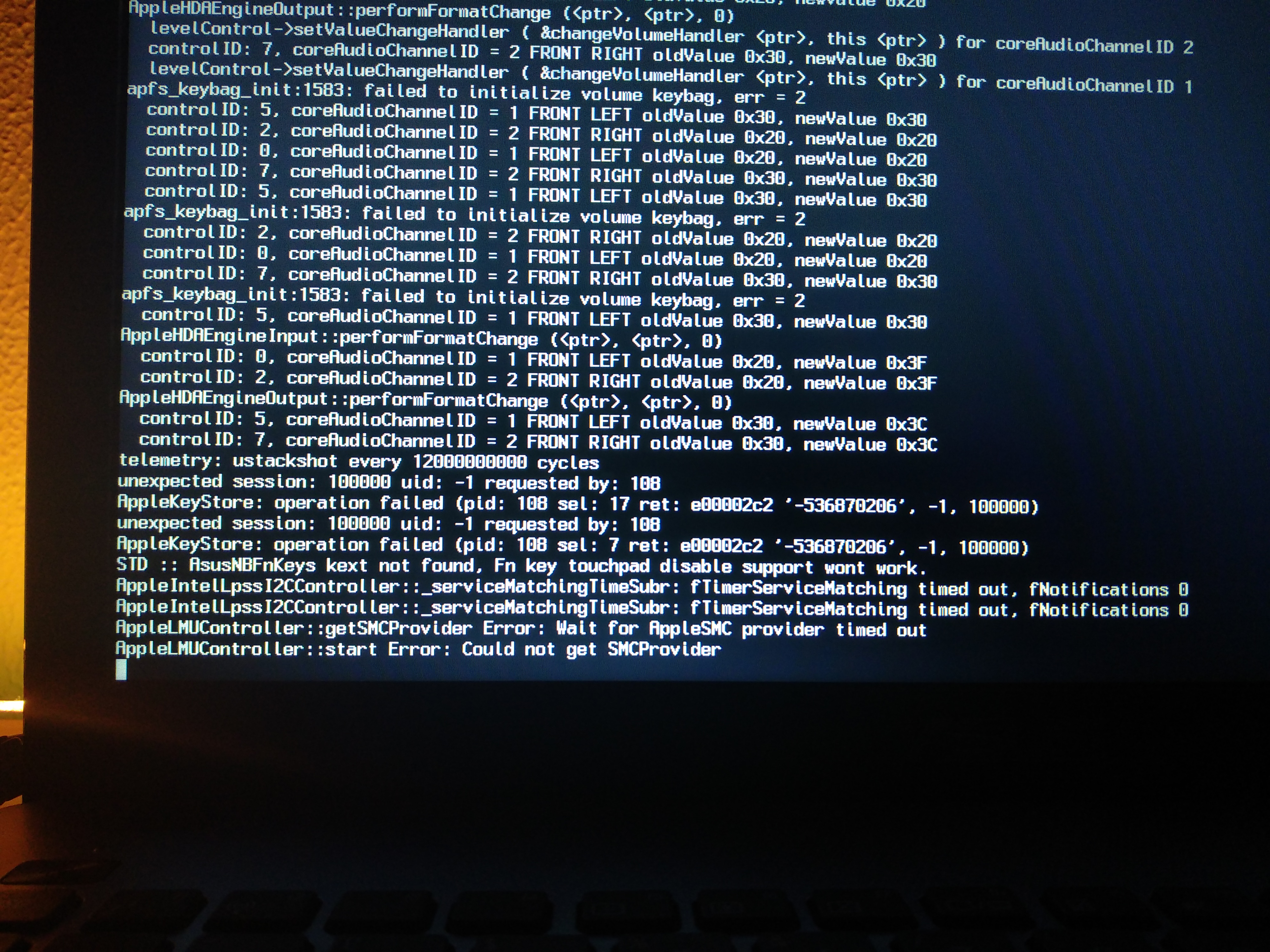 Boot hang while using VirtualSMC v1.1.2 · Issue #818 · acidanthera ...