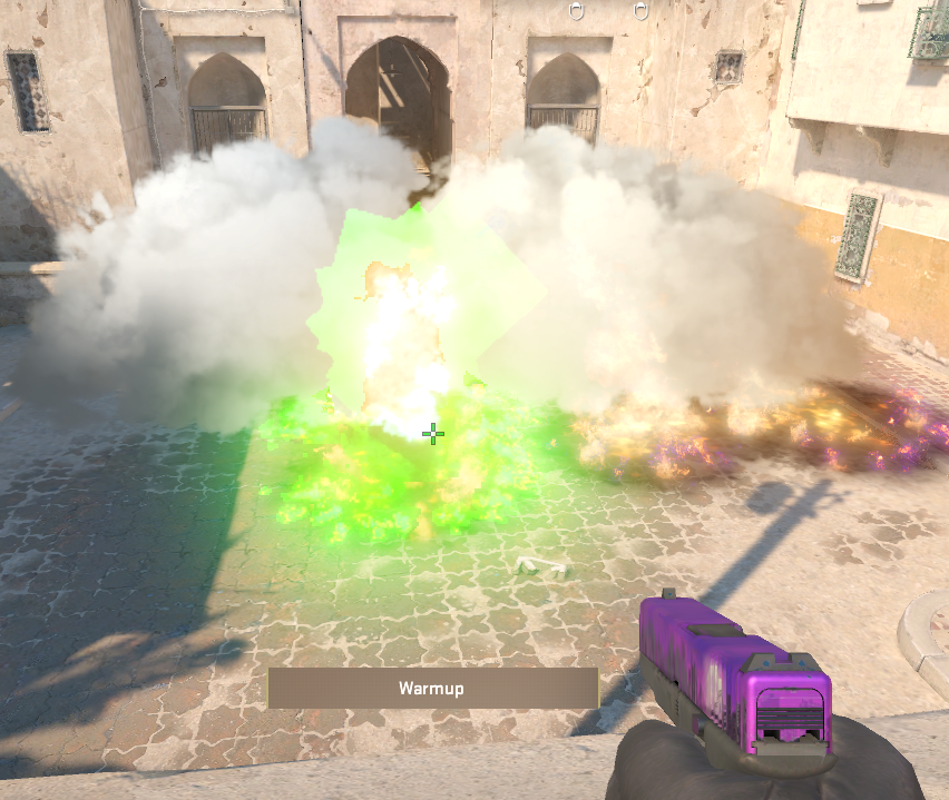 Green glitches on Molotoves, smokes, bombs and fire trails. · Issue