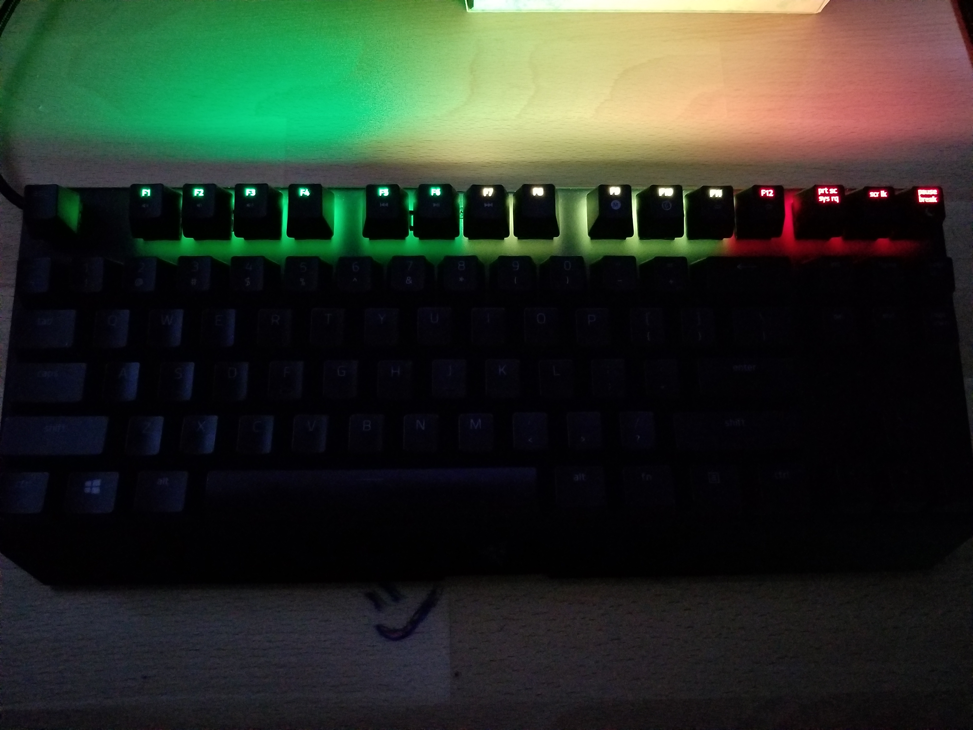 Combine Razer Combine 'KeyboardVisualizer' and custom lighting profile from Razer ...