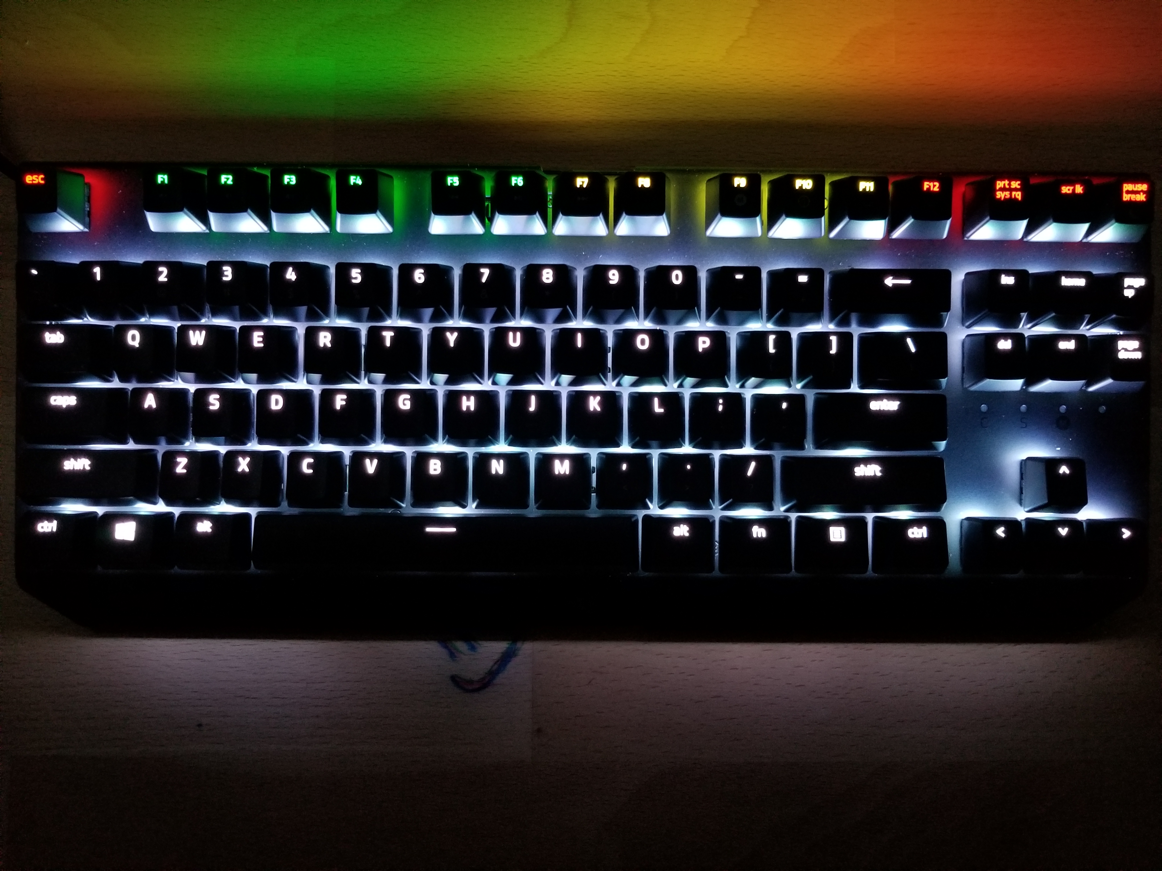 Combine Razer Combine 'KeyboardVisualizer' and custom lighting profile from Razer ...