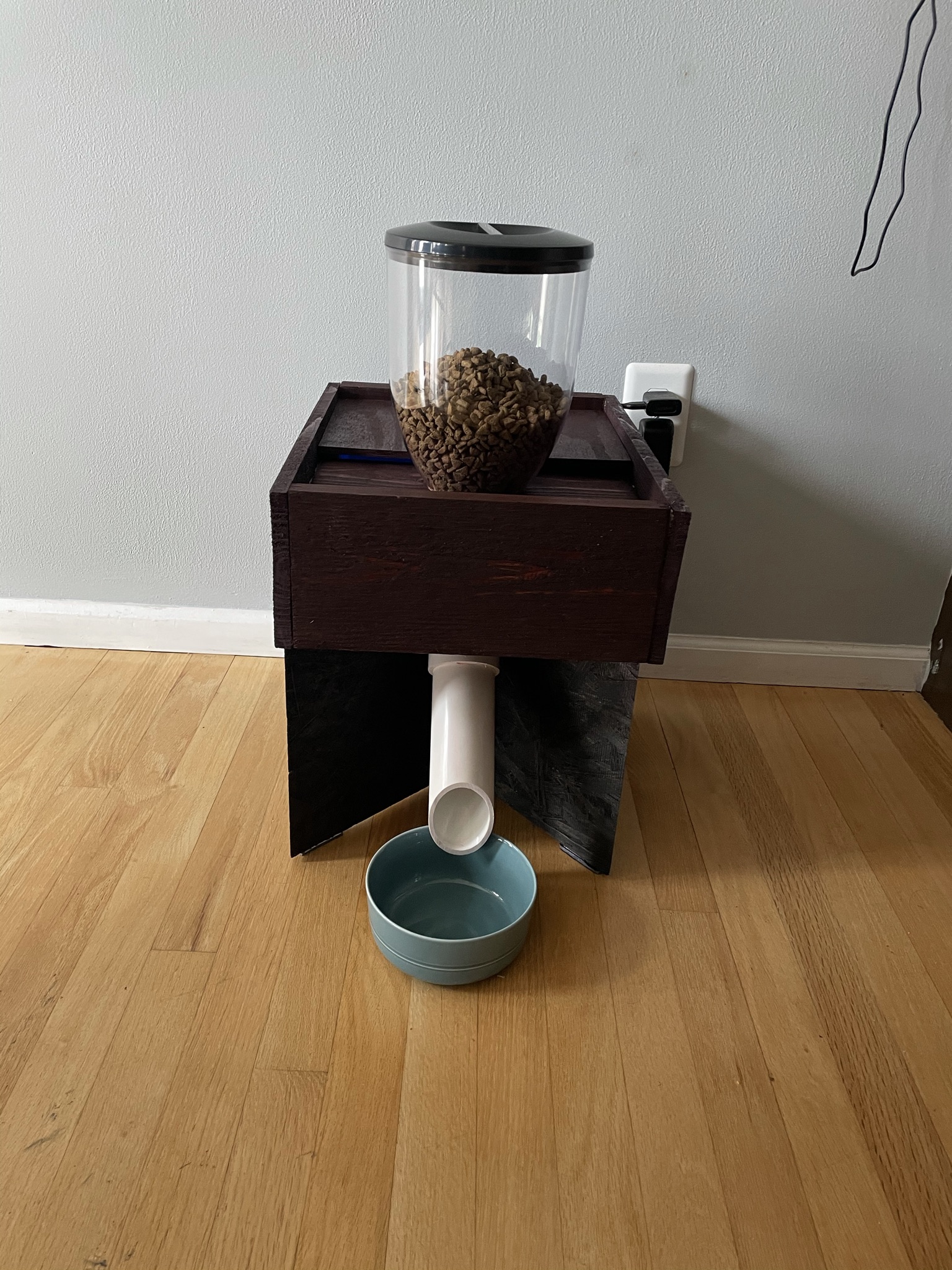 GitHub - griffinschoenherr/Pet-Feeder-2021: For my senior project, I ...