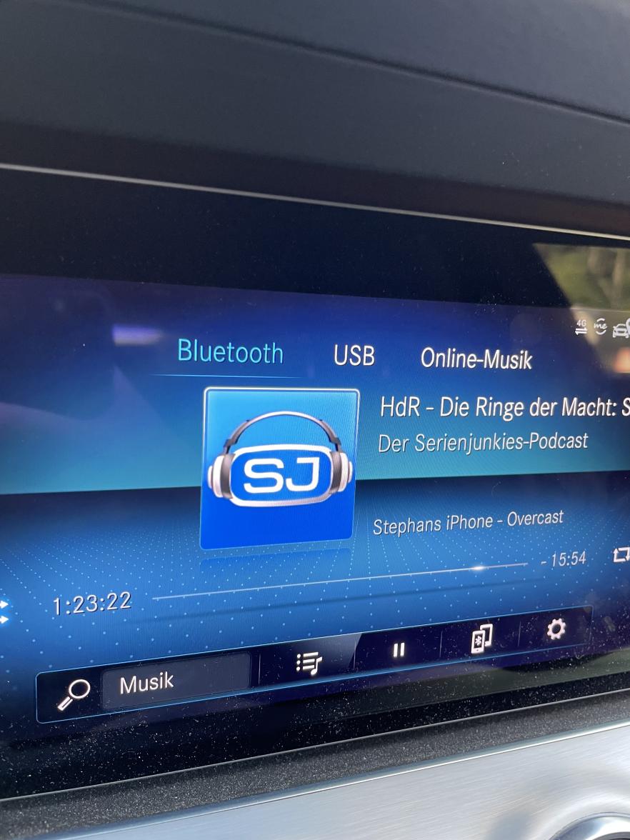 [iOS] Audiobook plays on the car through bluetooth, but doesn't show