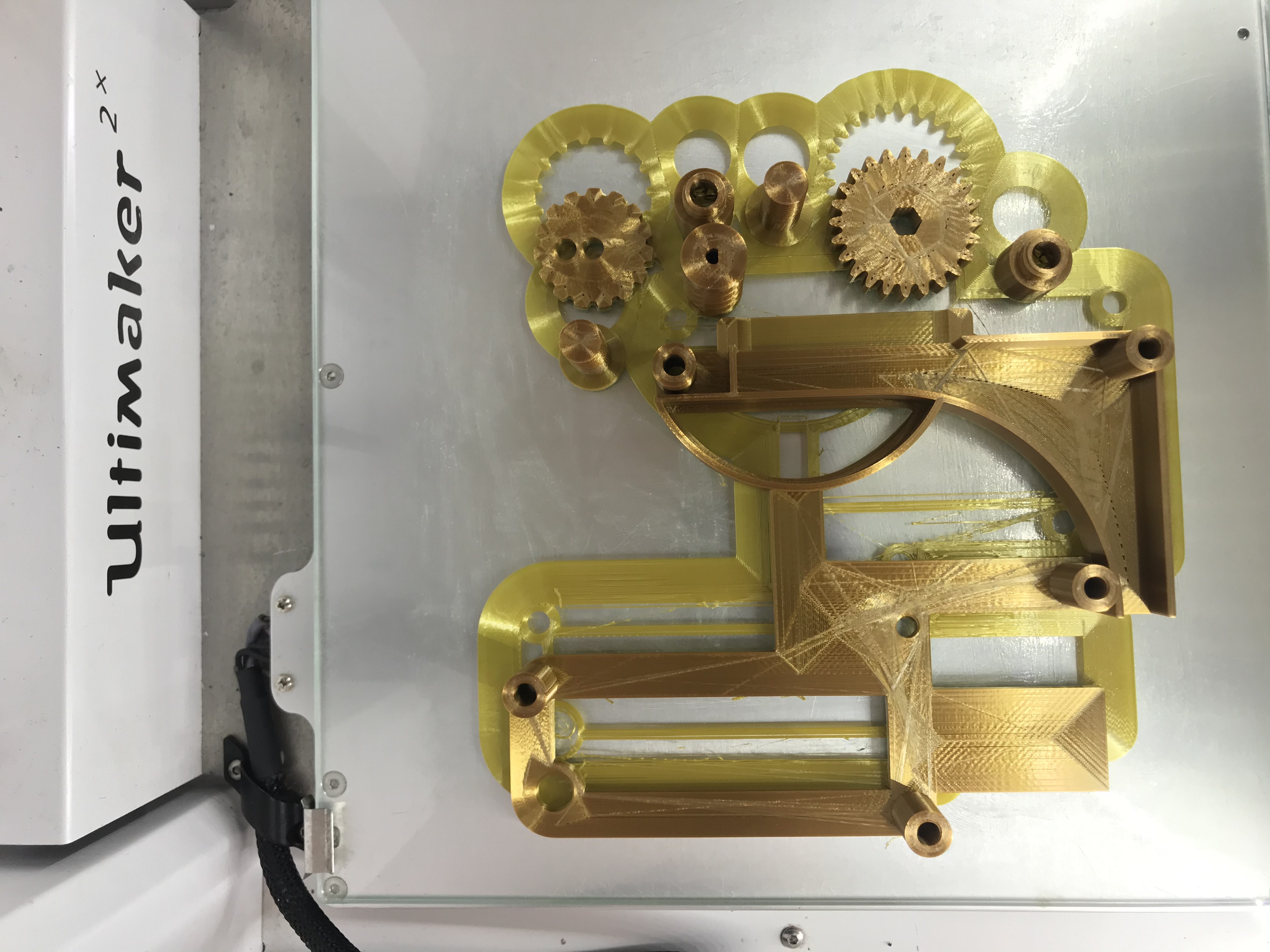 After Printing The Brim Or Raft Centered The Extruder Then Displaced And Prints The Model Far From The Centered Raft I Have Ultimakers 2 Version 3 3 0 How Do I Fix It