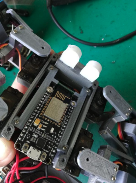 GitHub - uniultratech/4-Feet-Spider-Robot · GitHub