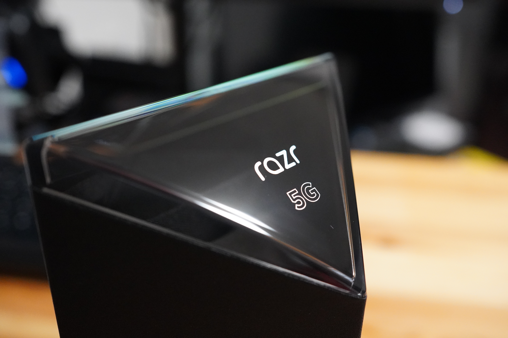 motorola razr 5G …買っちゃった！