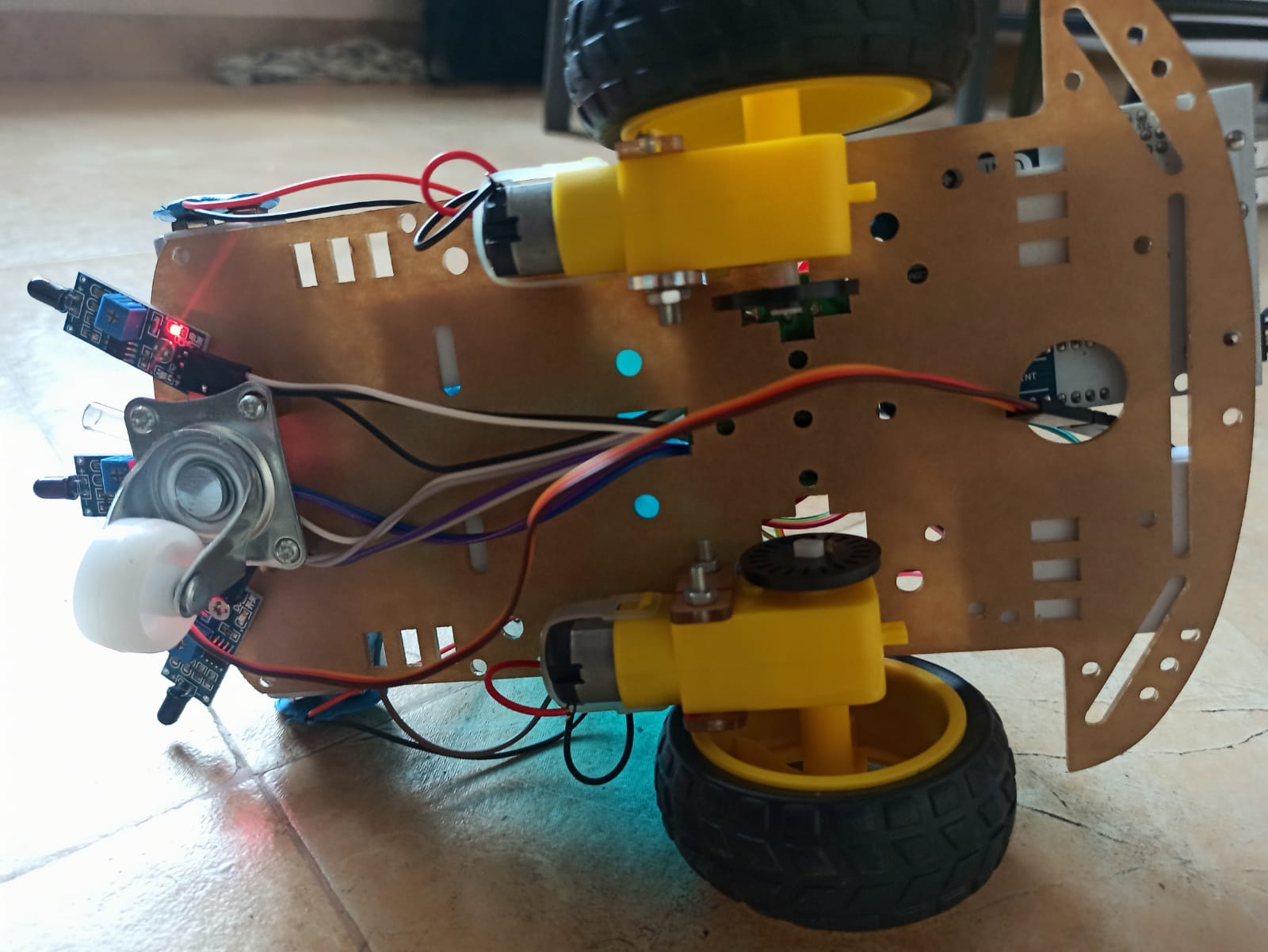 GitHub - Ishu-Choubey/Automatic-Fire-detecting-and-extinguishing-bot ...