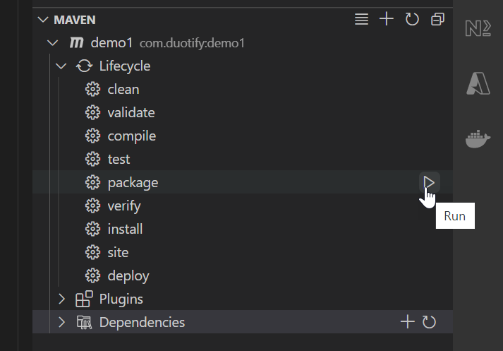 從側邊欄開啟 MAVEN 檢視(View),展開 demo1 節點,展開 Lifecycle 節點,點擊 package 旁邊的 ▶ 按鈕